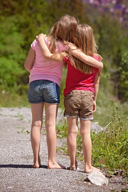 Inteligencia emocional infantil abrazo